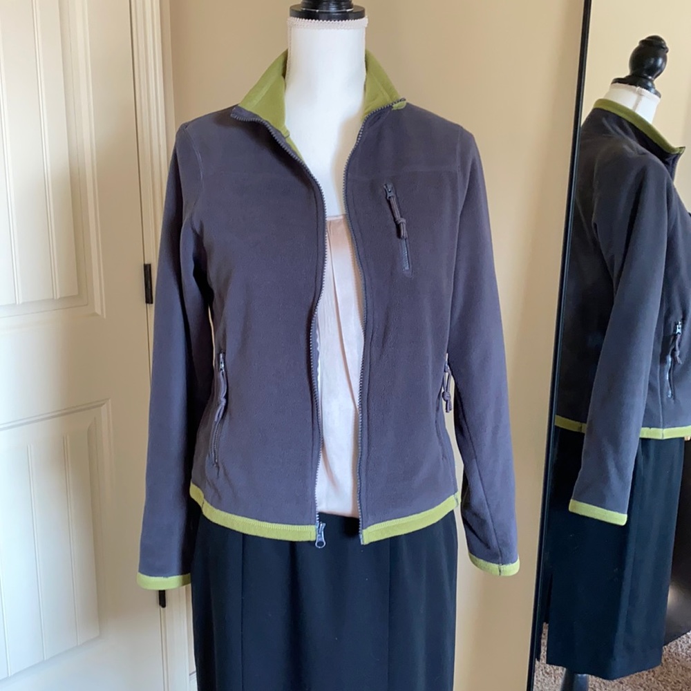 ‼️BOGO‼️ second item 60% off. Womens please jacket Small